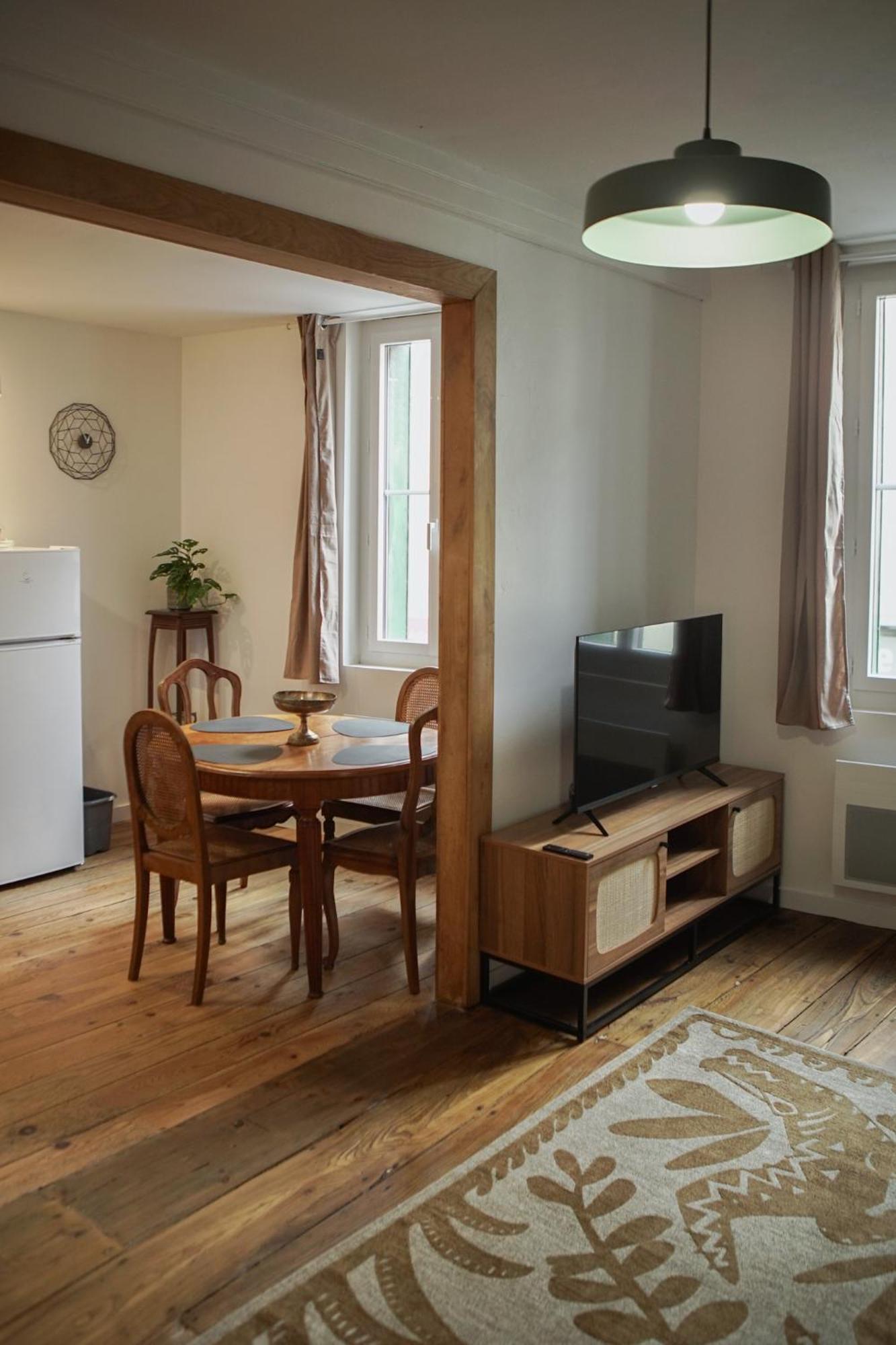 Le Montarrouye Appartement Pour 2 A 6 Personnes Баньер-де-Бигор Экстерьер фото